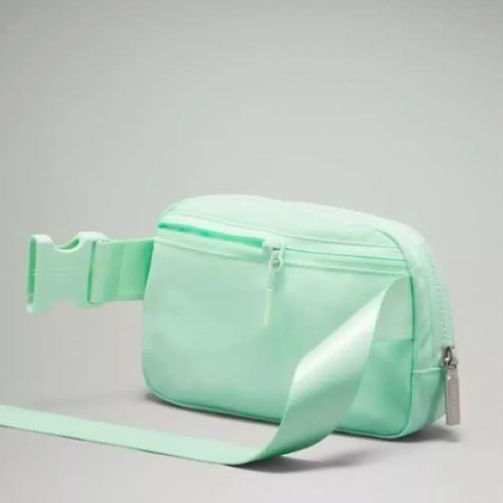 NWT! New! Rare! Lululemon Everywhere Belt Bag 1L Mint Green Tiffany Blue Pastel - Picture 5 of 10